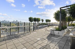 Bright Inner-north Stay With Pool Access
