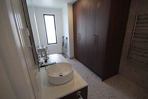 Dunedin Luxury Stay