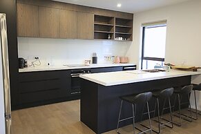 Dunedin Luxury Stay