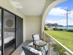 Beachside Apartment Overlooking Casey's Beach