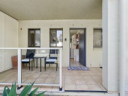 Beachside Apartment Overlooking Casey's Beach