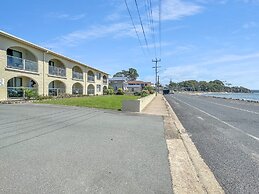 Beachside Apartment Overlooking Casey's Beach