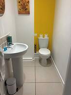 Elegant 2-bed Home - Prime City Centre Location