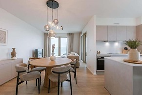 Nora - Elegant Seaview Escape With Balcony
