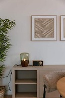 Nora - Elegant Seaview Escape With Balcony