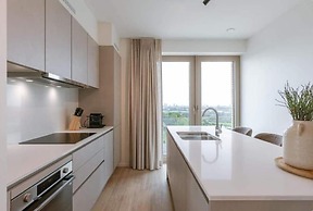 Nora - Elegant Seaview Escape With Balcony