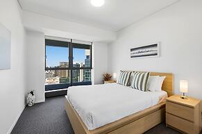 Central Brisbane Stay With Gym and Pool Access