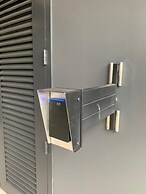 2 Bedrooms Apprtmt Plus Underground Parking in CBD