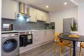 Central 1-bed Apartment With Free Parking & Wifi