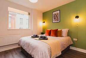 Central 1-bed Apartment With Free Parking & Wifi