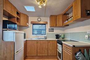 Palm Court - 3 Bed, Heated Pool, Parking, Nr Beach