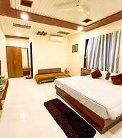 Royal Hotel