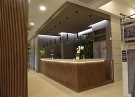 Floris Hotel