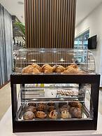 Floris Hotel