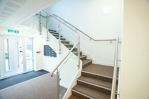 2 Bed Stylish Stay - By Holiday Homes