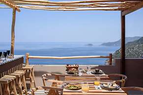 Aletri Swim Up Boutique Hotel