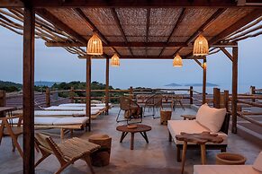 Aletri Swim Up Boutique Hotel
