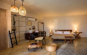 Aletri Swim Up Boutique Hotel
