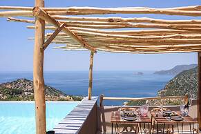 Aletri Swim Up Boutique Hotel