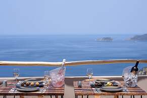 Aletri Swim Up Boutique Hotel