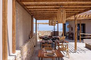 Aletri Swim Up Boutique Hotel