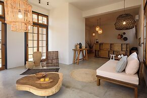 Aletri Swim Up Boutique Hotel