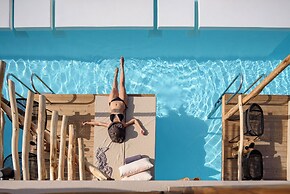 Aletri Swim Up Boutique Hotel