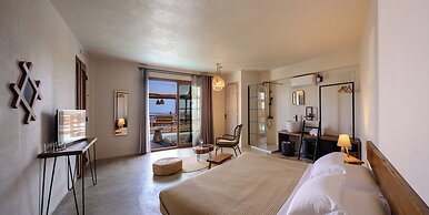 Aletri Swim Up Boutique Hotel