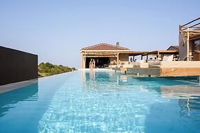 Aletri Swim Up Boutique Hotel
