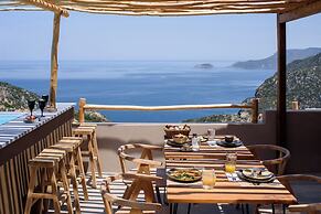 Aletri Swim Up Boutique Hotel