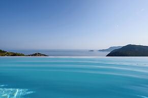 Aletri Swim Up Boutique Hotel