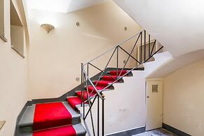 Spanish Queen Apartment