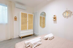 Levante Collection