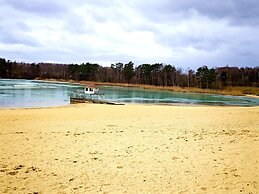 Bernsteinsee Homes and Ferien Beach House 2