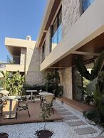 ARKK ROOMS