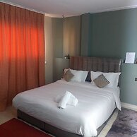 Lyron Hostel