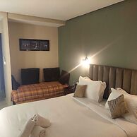 Lyron Hostel