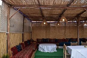 Lyron Hostel
