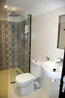 Lyron Hostel