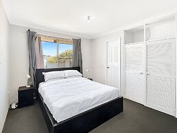 Comfortable 3-bed Home in Marangaroo