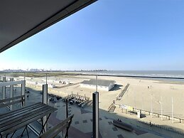 Zeezicht Studio met Aparte Slaaphoek