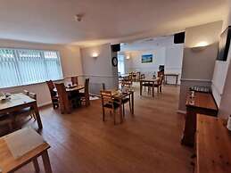 Cottage Court Hotel