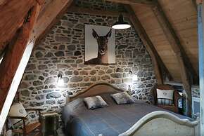 Rustic Mont-dore Family Cottage