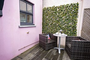 The Deck West Wall - 2 Bedroom Apartment - Tenby