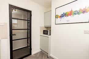 The Deck West Wall - 2 Bedroom Apartment - Tenby
