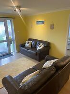 2 Bed Cottage - Sleeps 5 - Pets - Parking - Garden