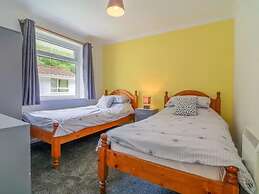 2 Bed Cottage - Sleeps 4 - Pets - Parking - Wifi