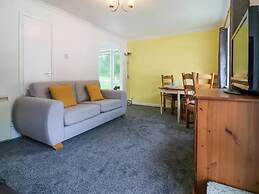 2 Bed Cottage - Sleeps 4 - Pets - Parking - Wifi