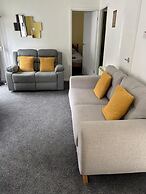 2 Bed Cottage - Sleeps 4 - Pets - Parking - Wifi