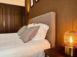 The Rose Suites